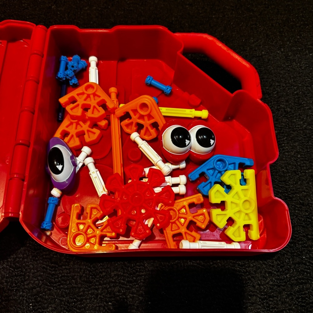 KNEX kid knex budding builders travel set